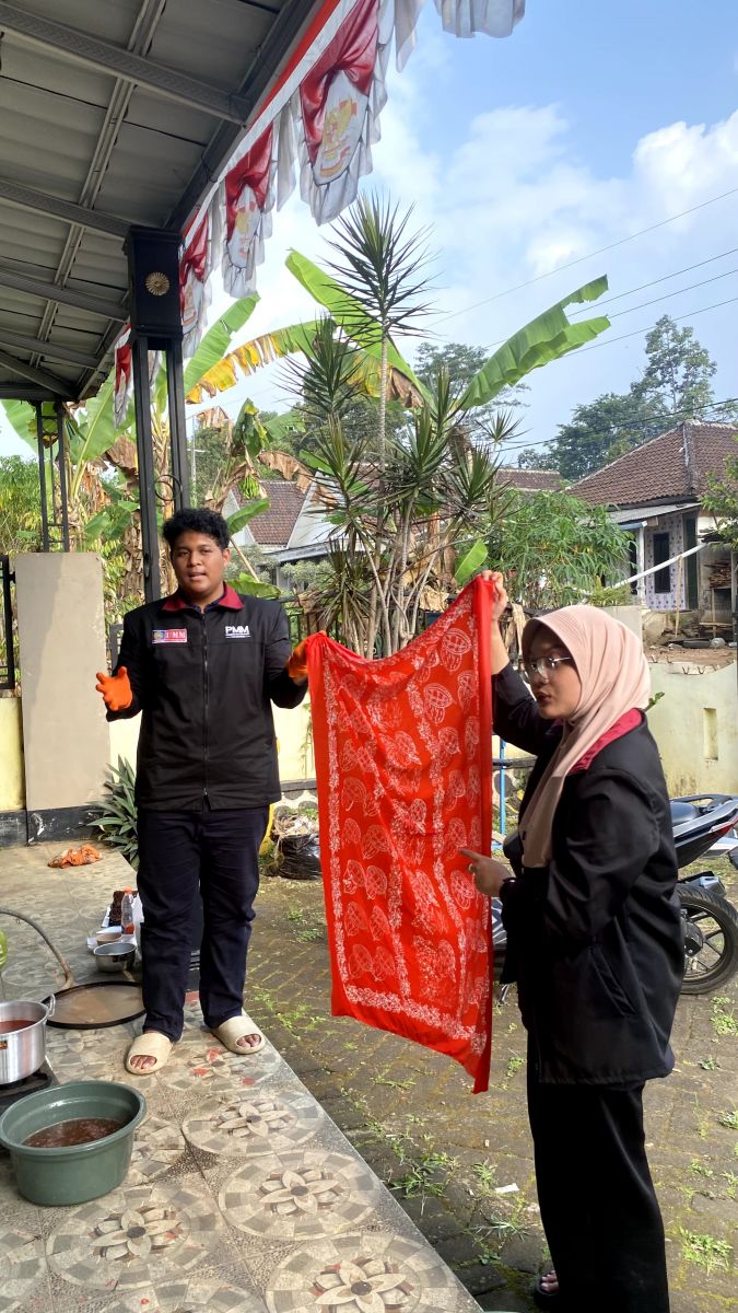 pelatihan membatik prodi pendidikan bahasa inggris
