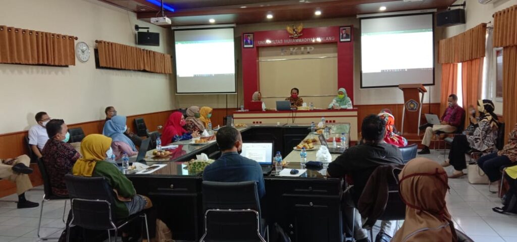 Suasana koordinasi persiapan perkuliahan tahun akademik 2020/2021 di Ruang Sidang FKIP (12/6).
