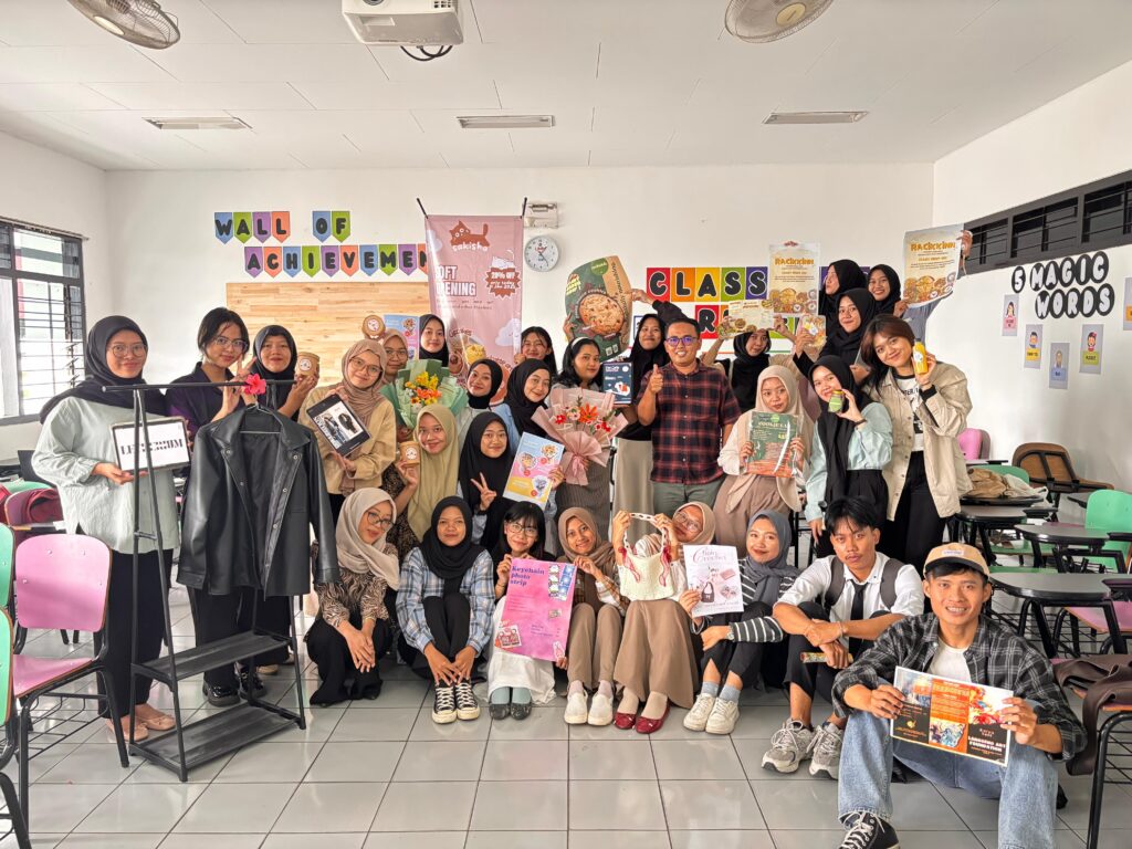 Kelas Kewirausahaan Prodi Pendidikan Bahasa Inggris UMM Gelar Expo Produk Ajang Kreativitas dan Inovasi Mahasiswa
